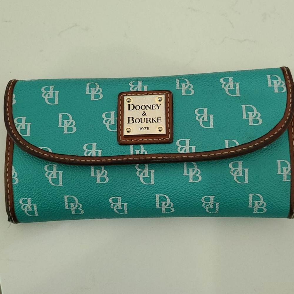 Dooney and Bourke wallet